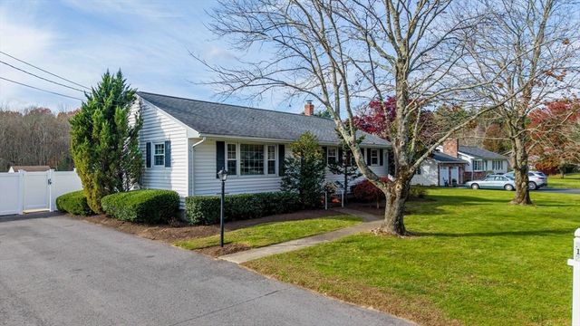 312 New Boston Rd, Fairhaven, MA 02719