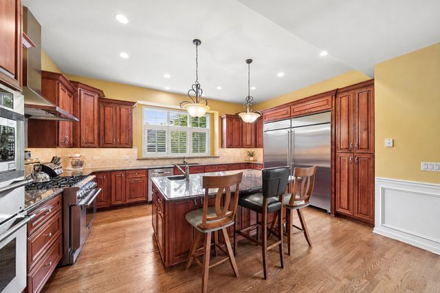 415 Ranch Road, Wheaton, IL 60187