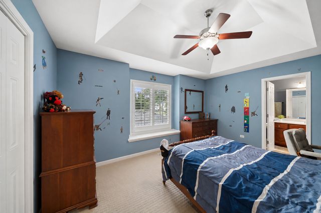 415 Ranch Road, Wheaton, IL 60187