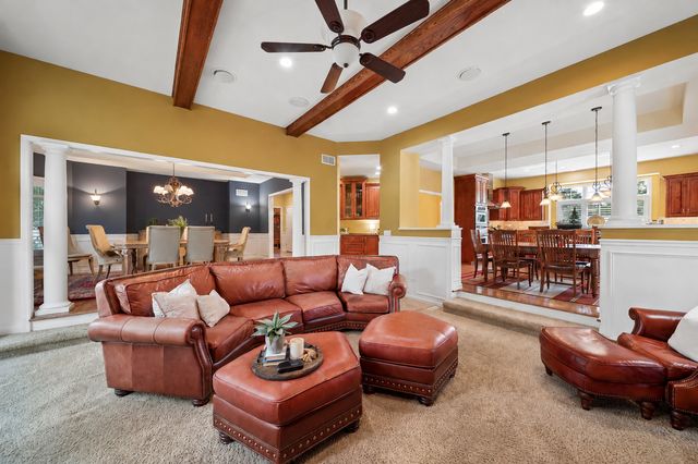 415 Ranch Road, Wheaton, IL 60187
