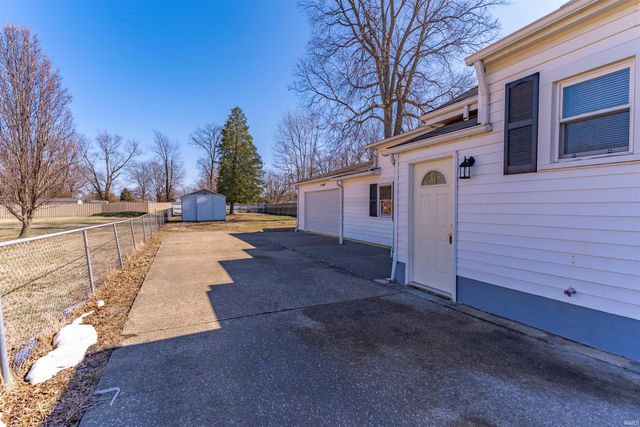 2520 S Weinbach Avenue, Evansville, IN 47714