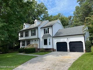 211 Westchester Drive, Morehead City, NC 28557