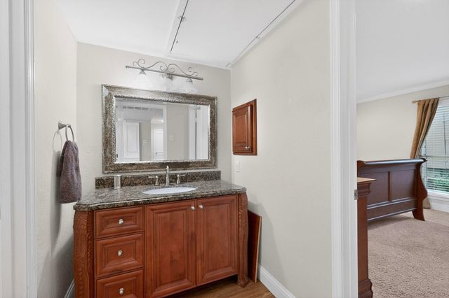 10534 Stone Canyon Road 111, Dallas, TX 75230