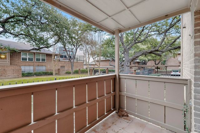 10534 Stone Canyon Road 111, Dallas, TX 75230