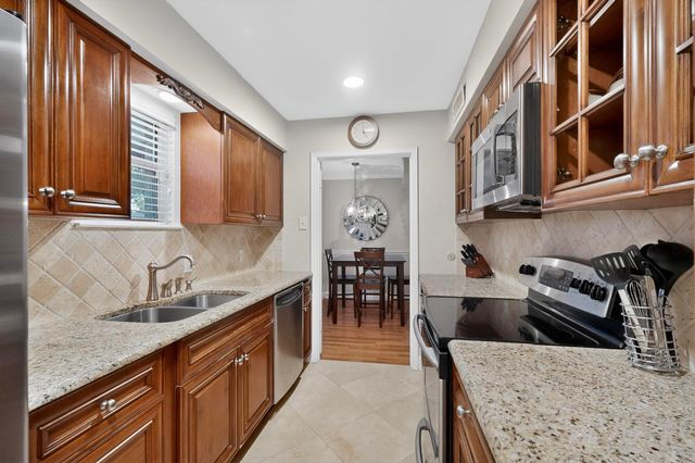 10534 Stone Canyon Road 111, Dallas, TX 75230