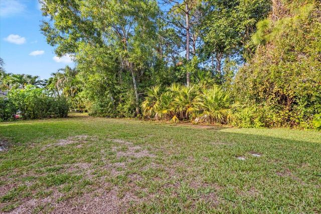 704 SW Rocky Bayou Terrace, Port St Lucie, FL 34986
