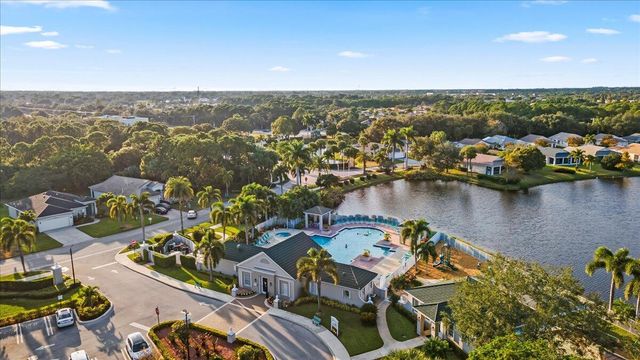 704 SW Rocky Bayou Terrace, Port St Lucie, FL 34986