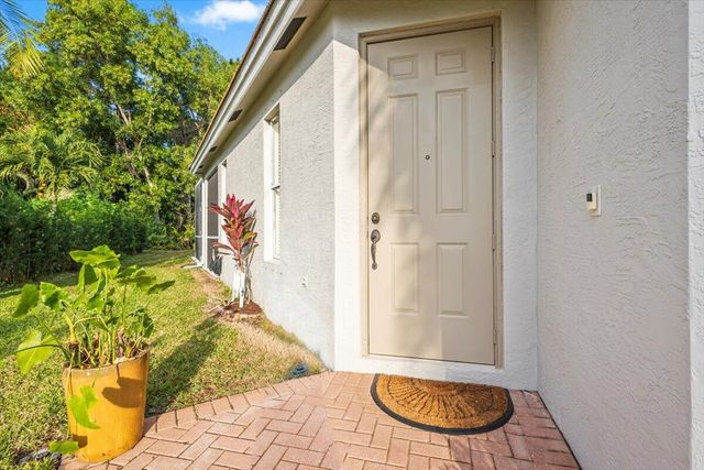 704 SW Rocky Bayou Terrace, Port St Lucie, FL 34986