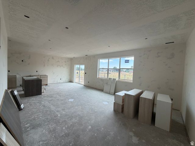 1063 N SUMMIT VIEW DR, Harrisville, UT 84404
