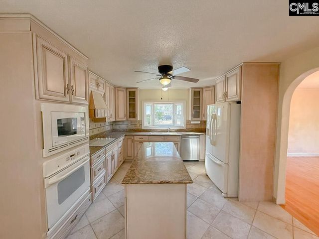 900 Kenmore, Columbia, SC 29209