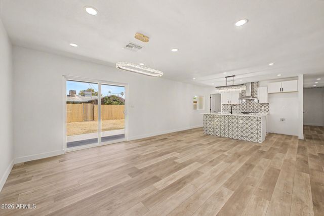 3402 W MARYLAND Avenue, Phoenix, AZ 85017