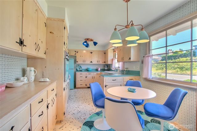 1754 N Narrows Drive, Tacoma, WA 98406