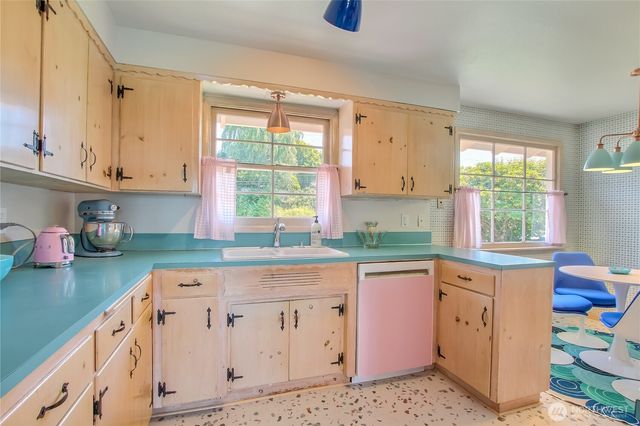 1754 N Narrows Drive, Tacoma, WA 98406