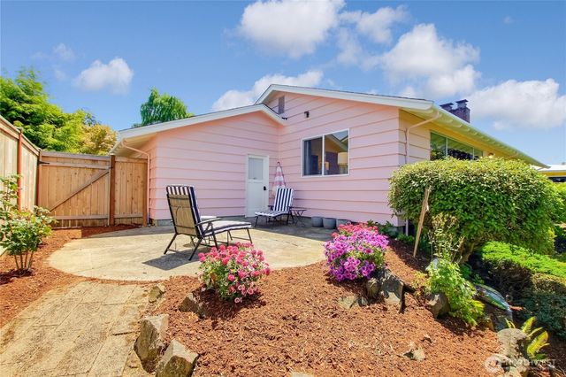 1754 N Narrows Drive, Tacoma, WA 98406