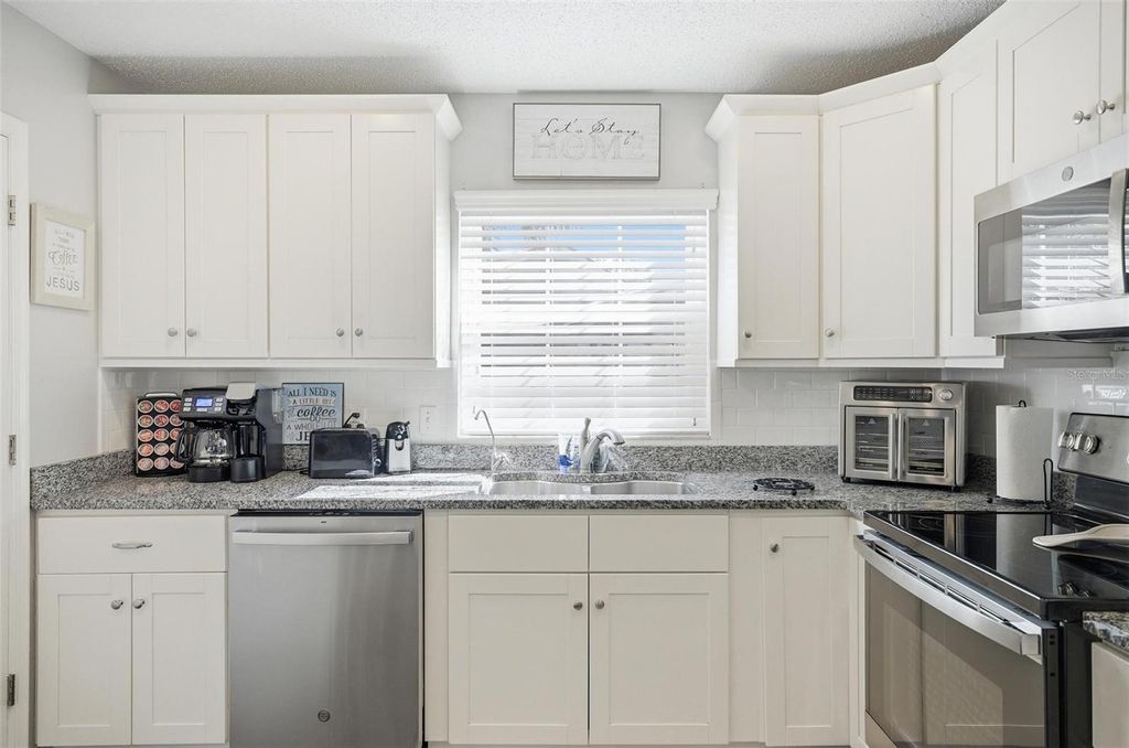 Image 19 of property listing at 52 FLEMING COURT, Palm Coast, FL 32137