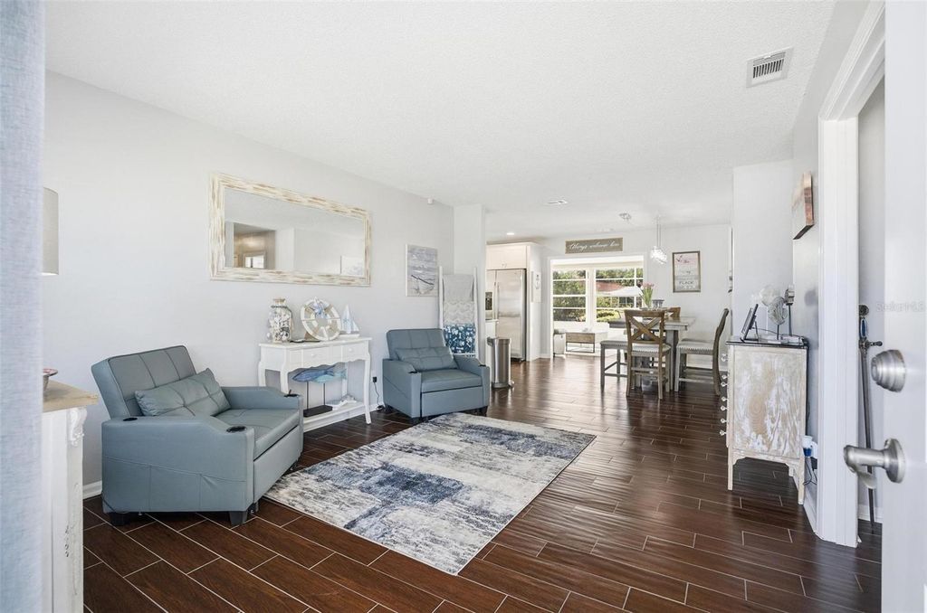 Image 6 of property listing at 52 FLEMING COURT, Palm Coast, FL 32137