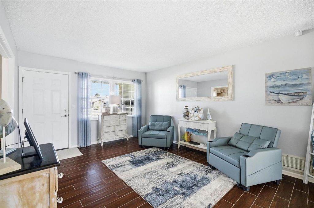 Image 7 of property listing at 52 FLEMING COURT, Palm Coast, FL 32137