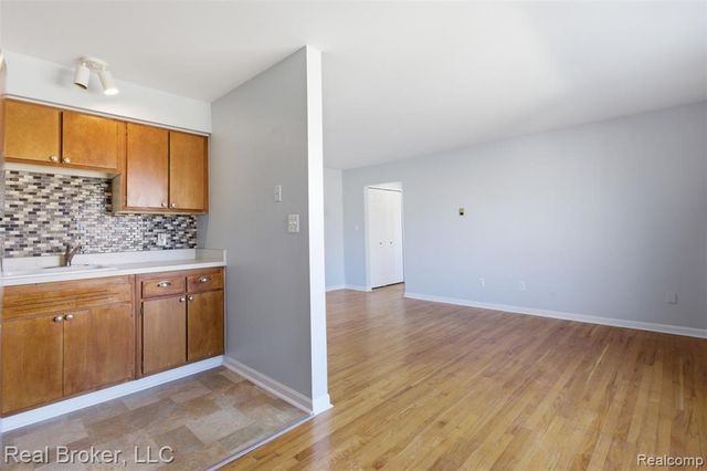 4840 Briarwood Avenue 2, Royal Oak, MI 48073