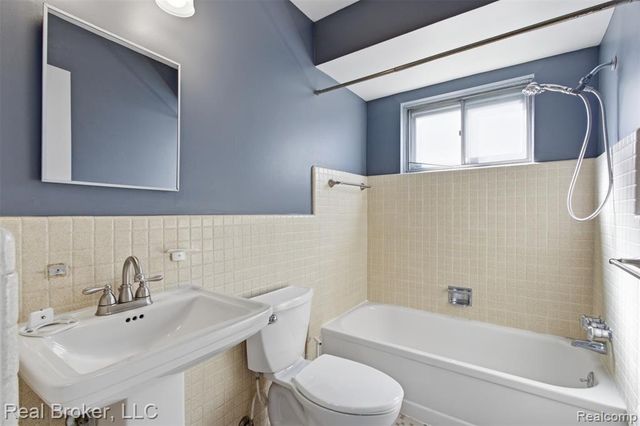 4840 Briarwood Avenue 2, Royal Oak, MI 48073