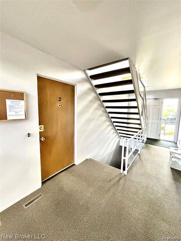 4840 Briarwood Avenue 2, Royal Oak, MI 48073