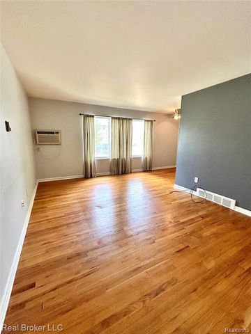 4840 Briarwood Avenue 2, Royal Oak, MI 48073