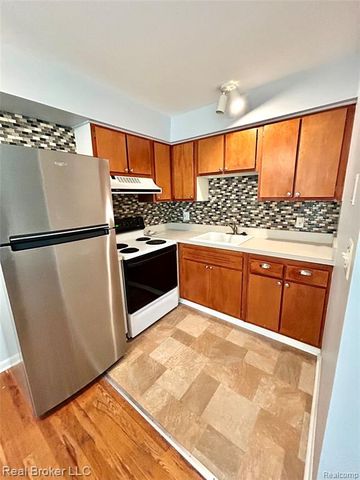 4840 Briarwood Avenue 2, Royal Oak, MI 48073