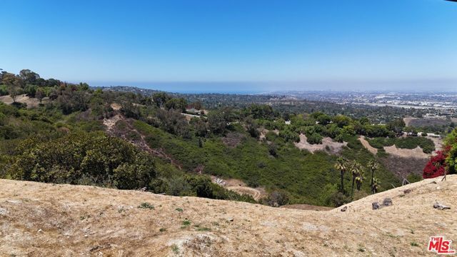 14 Bronco Drive, Rancho Palos Verdes, CA 90275