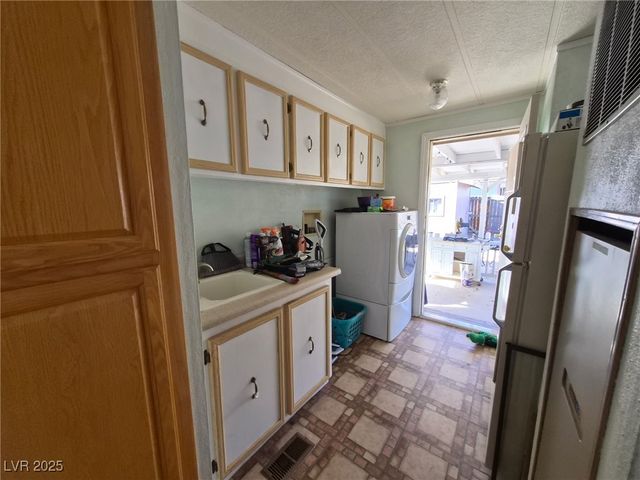 400 West Hoyt Street, Beatty, NV 89003