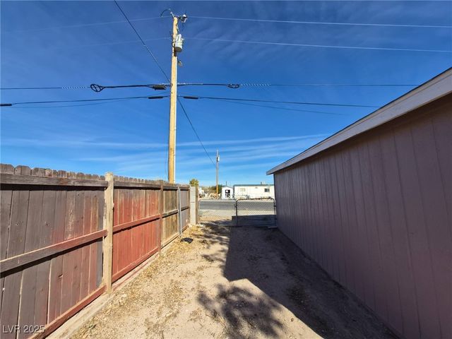 400 West Hoyt Street, Beatty, NV 89003