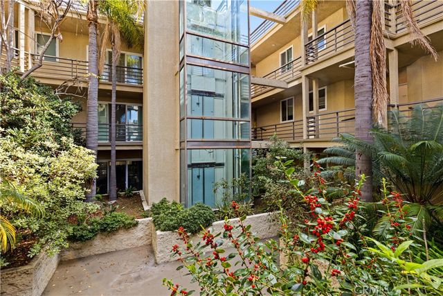11949 Goshen Avenue 110, Los Angeles, CA 90049