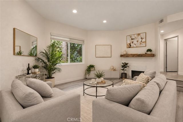11949 Goshen Avenue 110, Los Angeles, CA 90049