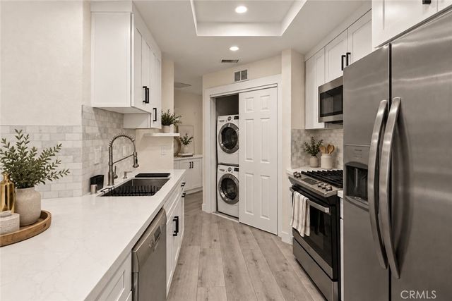 11949 Goshen Avenue 110, Los Angeles, CA 90049