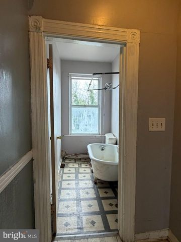 1827 N MILTON AVE, Baltimore, MD 21213