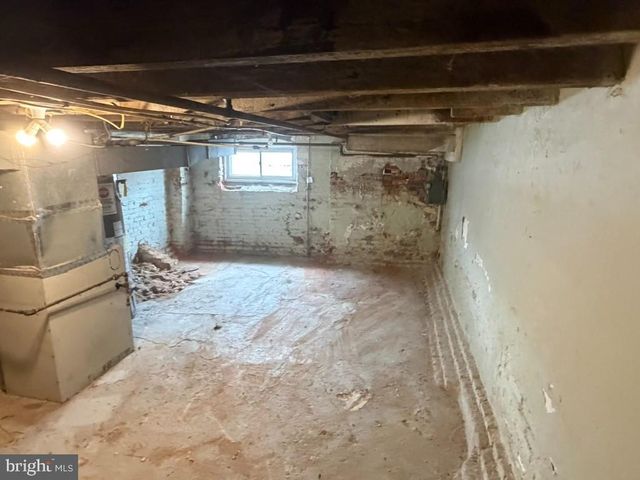 1827 N MILTON AVE, Baltimore, MD 21213