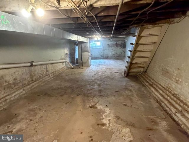 1827 N MILTON AVE, Baltimore, MD 21213