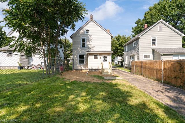 2247 18th Street SW, Kenmore, OH 44314