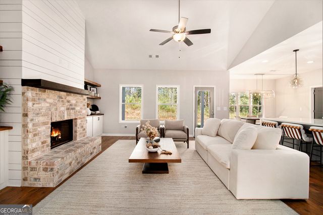 196 Beavers Road, Grantville, GA 30220