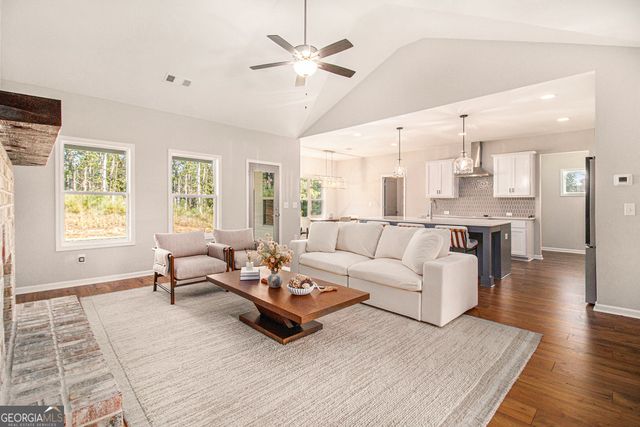 196 Beavers Road, Grantville, GA 30220