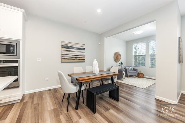 2110 Weatherbee Lane, Naperville, IL 60563