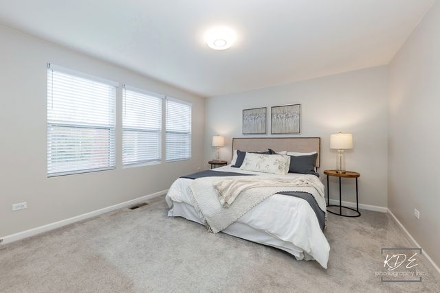 2110 Weatherbee Lane, Naperville, IL 60563