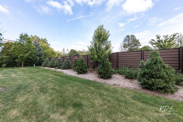 2110 Weatherbee Lane, Naperville, IL 60563