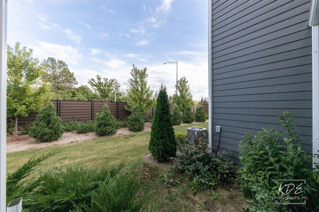 2110 Weatherbee Lane, Naperville, IL 60563