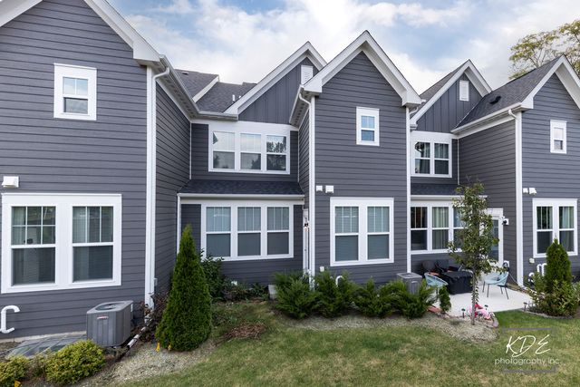 2110 Weatherbee Lane, Naperville, IL 60563