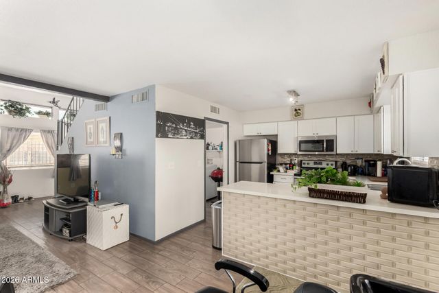 406 E PECAN Road, Phoenix, AZ 85040