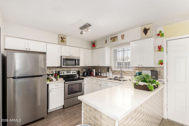 406 E PECAN Road, Phoenix, AZ 85040