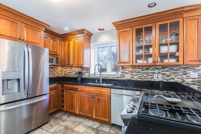 188 Buckminster Way, Portsmouth, NH 03801