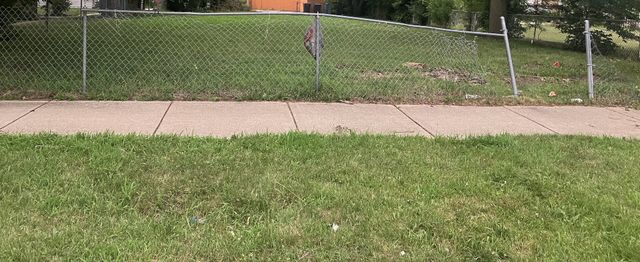 7925 S Coles Avenue, Chicago, IL 60617