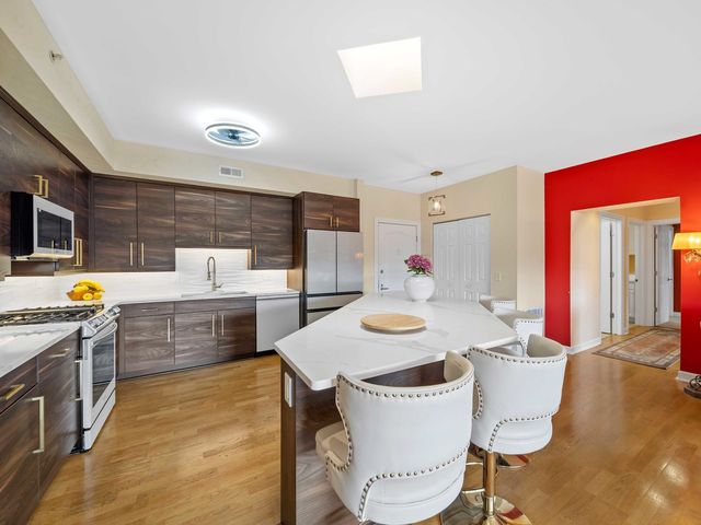 8400 Callie Street 611, Morton Grove, IL 60053