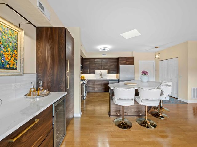 8400 Callie Street 611, Morton Grove, IL 60053