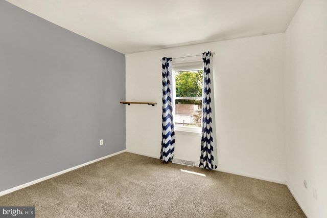 809 EVERGREEN DR, Reading, PA 19610